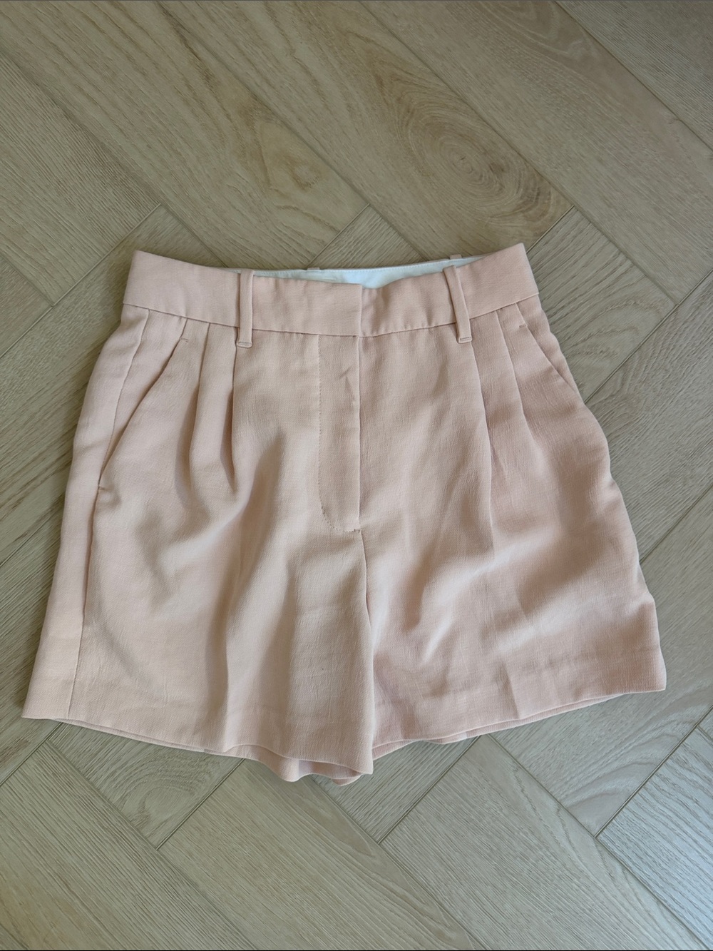 Wilfred Pleated High-Waist Shorts in Pale Blush